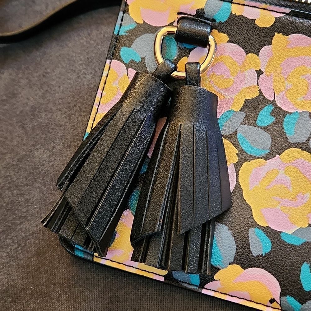 Melie bianco purse floral bag tassel, like new! - Picture 7 of 13